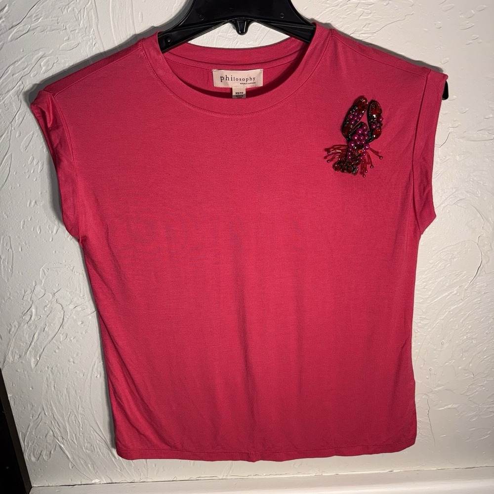 Philosophy WMNs XS Pink Rolled Cap Soft Tee W/ Lobster Appliqué‎ New W/ Sm Flaw✅